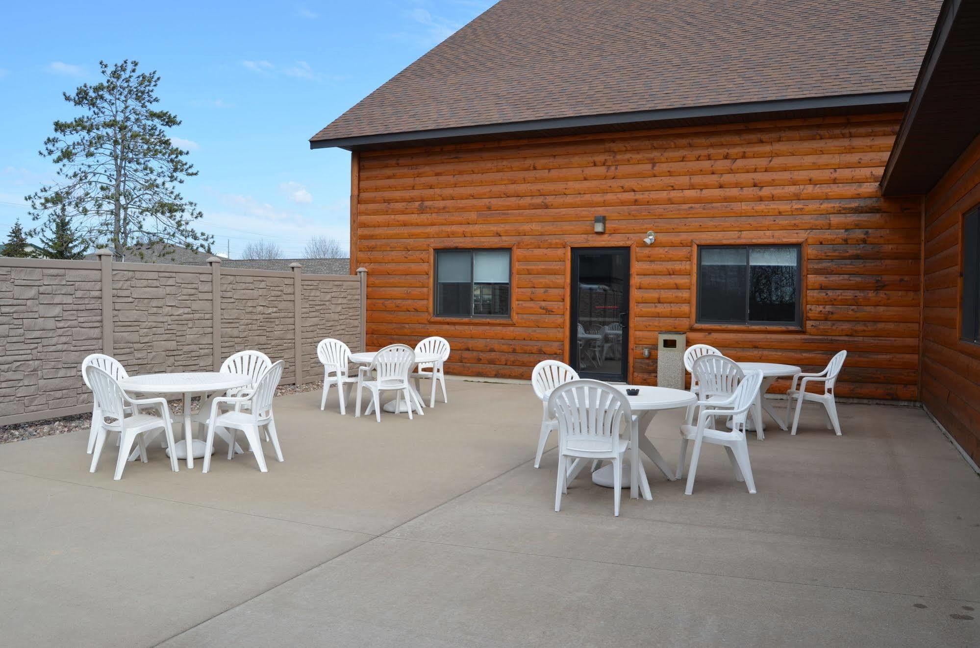 Econo Lodge Rice Lake Exterior foto